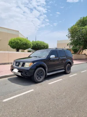 Clean Nissan Pathfinder r51 4x4 SUV well maintained off-road ready with all-terrain tyres