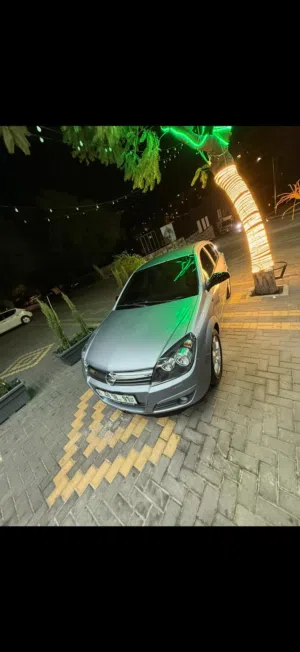 اوبل استرا