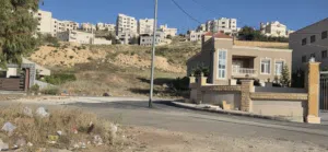 ارض للبيع في أجمل مناطق ابونصير ثاني قطعه عن شارع الاردن