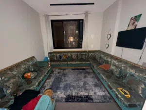 كنب متكون من 6 كرسي