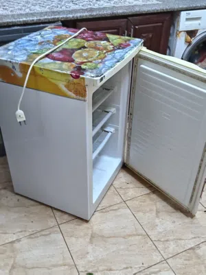 موجود فريزر 4 رفوف موفر للطاقة A++ للبيع بسعر طري جدا سبب البيع:اشتريت أكبر منه