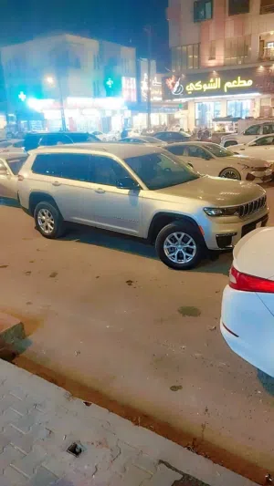 جيب لاريدو لمتد موديل 2023 فول مواصفات