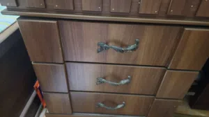 طاولة جانبية للسرير للبيع