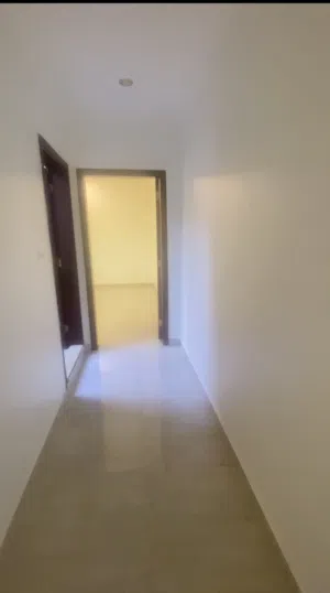 للايجار شقة نظيفه في العدان