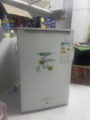 فريزر استعمال خفيف نوع أوبرا بحاله ممتازه أربع جوارير