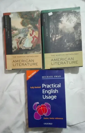 لطلاب الادب الانجليزي: ثلاث كتب دراسية للبيع بنصف السعر الاصلي