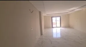 شقه في الحي التالت عبور متشطبه