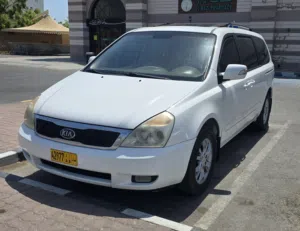 Used Kia Carnival in Muscat