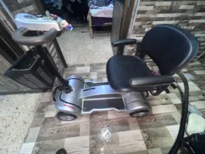 سكوتر كهربائي طبي للمساعده على الحركة (Mobility Scooter) ماركة Shoprider