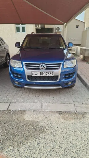 طوارق موديل 2010 بحالة ممتازة  سة سلندر  شرط الفحص ماشي 256 الف