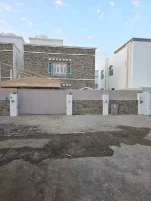 فلة نظيفة و مميزه و مموقع مميز على الطريق السريع!!!