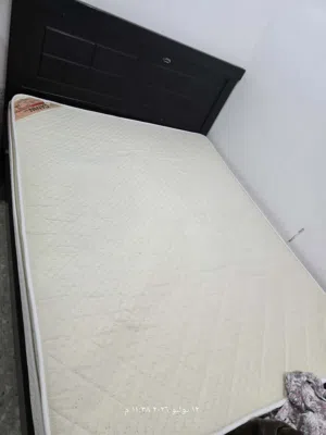دولاب مع سرير بحاله جيده جدا خشب مال