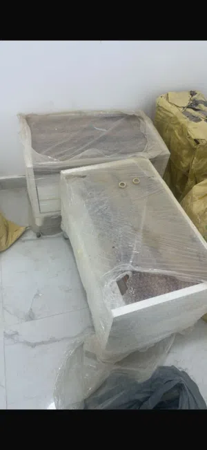 اثاث مستعمل يحتوي من شبريه وملحقاته