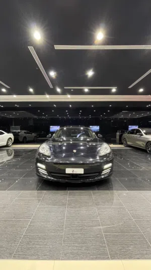 Porsche Panamera 4 Model 2012