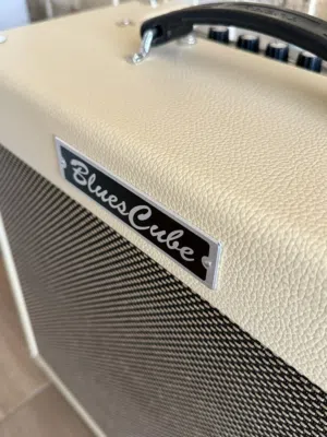 Roland Blues Cube Hot Guitar Amplifier