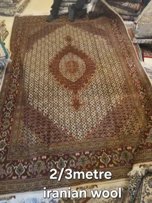 2/3 metre Iranian wool carpet, with negotiable price, in Fahaheel, Kuwait