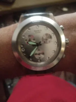 للبيع ساعة SWATCH أصلية