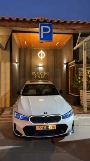 بي ام 330i 2022
