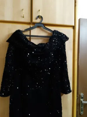 فساتين للبيع