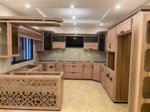 المطابخ العصريه شبابيك الخاص والعادي اسوار خارجيه سيكوريت أبواب أكورديون الايطالي صيانه عامه