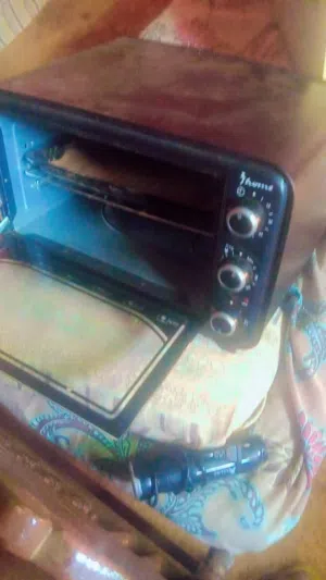 فرن جديد كرررت خالي كرتونه الماركه مكتوبه  السعر *تم التخفيض من 370 ل250 نهااااي* امدرمان امبدة الحا