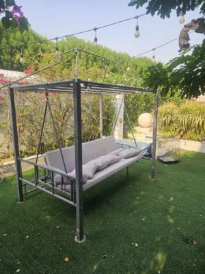 مرجوحه كبيره الحجم تكفي اربعه أشخاص