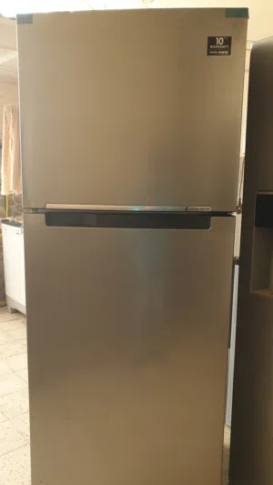 Samsung fridge  384 liter space in muscat ruwi al wadi aday