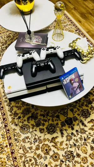 للبيع بلاستيشن PS4
