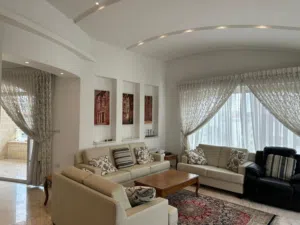 268 m2 3 Bedrooms Apartments for Rent in Amman Al Rawabi