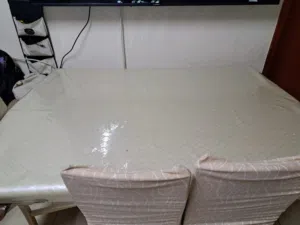 طاولة مستعملة للبيع حصريا في الدمام