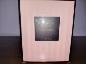Victoria's Secret Bombshell Eau de Parfum 100ml - Original - جديد ومغلف