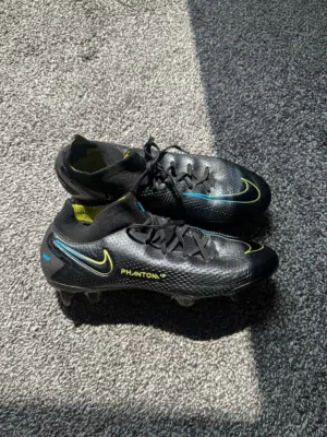 نايكي فانتوم جي تي (Nike Phantom GT) - نظيف جداً (استخدام قليل)
