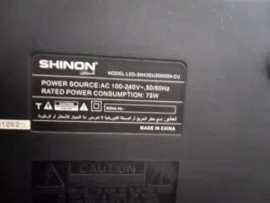شاشة shinon مستعملة نظيفة جداً المكان بغداد