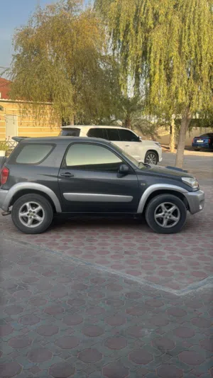 راف فور خليجي موديل 2001.
