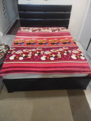 غرفه نوم كبيره للبيع