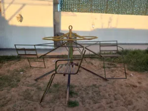 لويدا نظيفة حديد متين