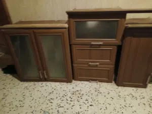 دولاب مطبخ انظيف الجزء العلوي
