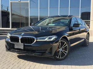 BMW 530e /2023//بي ام لون اسود كلين  تايتل بسعررر مغرررري  2023 bmw 530