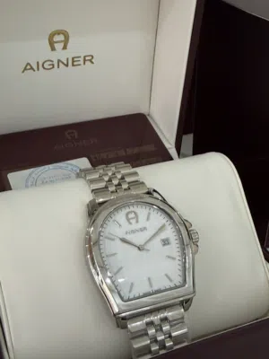 ساعة Aigner أصلية ومميزه