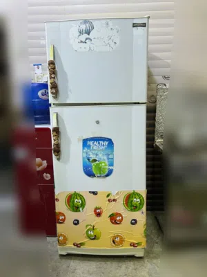 ثلاجة للبيع