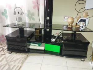 طاولة تلفزيون زجاج