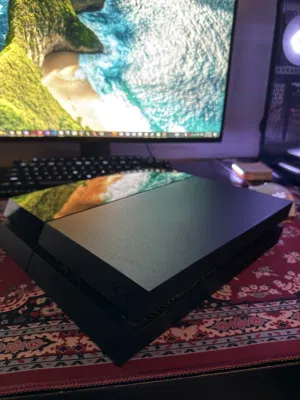 1TB 9.60 PS4 Jailbreak بلايستيشن سوني 4 مهكر نظيف ويوجد شحن
