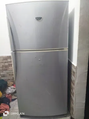 ثلاجه للبيع مسه بالمسه