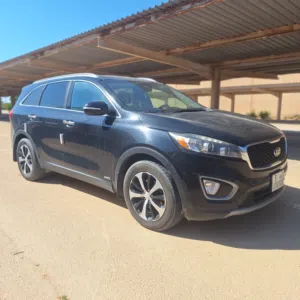 Used Kia Sorento in Tripoli