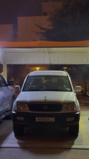 لاند كروزر جكسار موديل 2002موتر نظيف جدا وموتر كاله فقط كم قطعه مسبوغه وموحد كراسي الي ورا صندوق