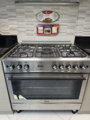 فرن للبيع 90*60 شبه جديد سعرو جديد 2200 درهم