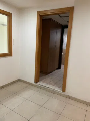 مجمع تجاري فاخر جدا للايجار   على طريق المطار   الرقم المرجعي : 48117