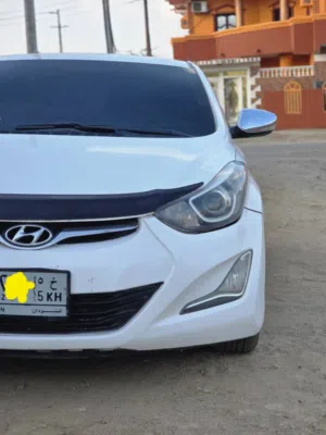 أفانتي 2015 قير اتوماتيك نضيفه وشاذه