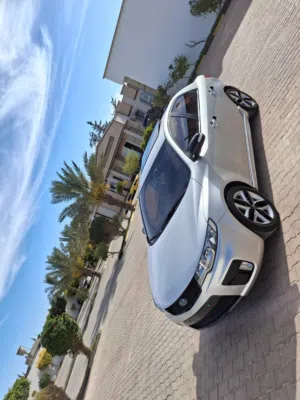 كيا فورتي  موصفات الدار  فل مسكر  في موديلها