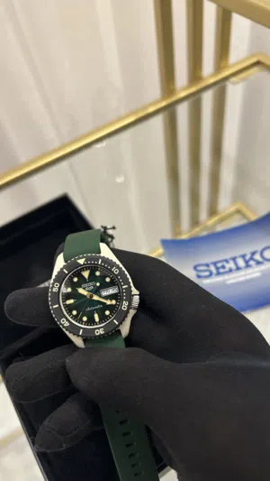 Seiko . Automatic . Green . New3